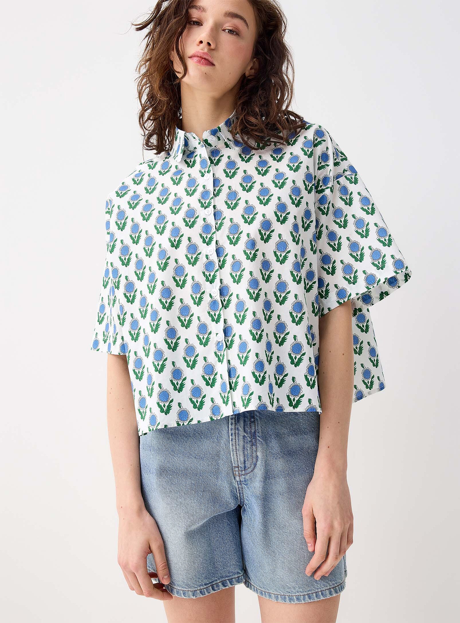 Pop print cropped shirt