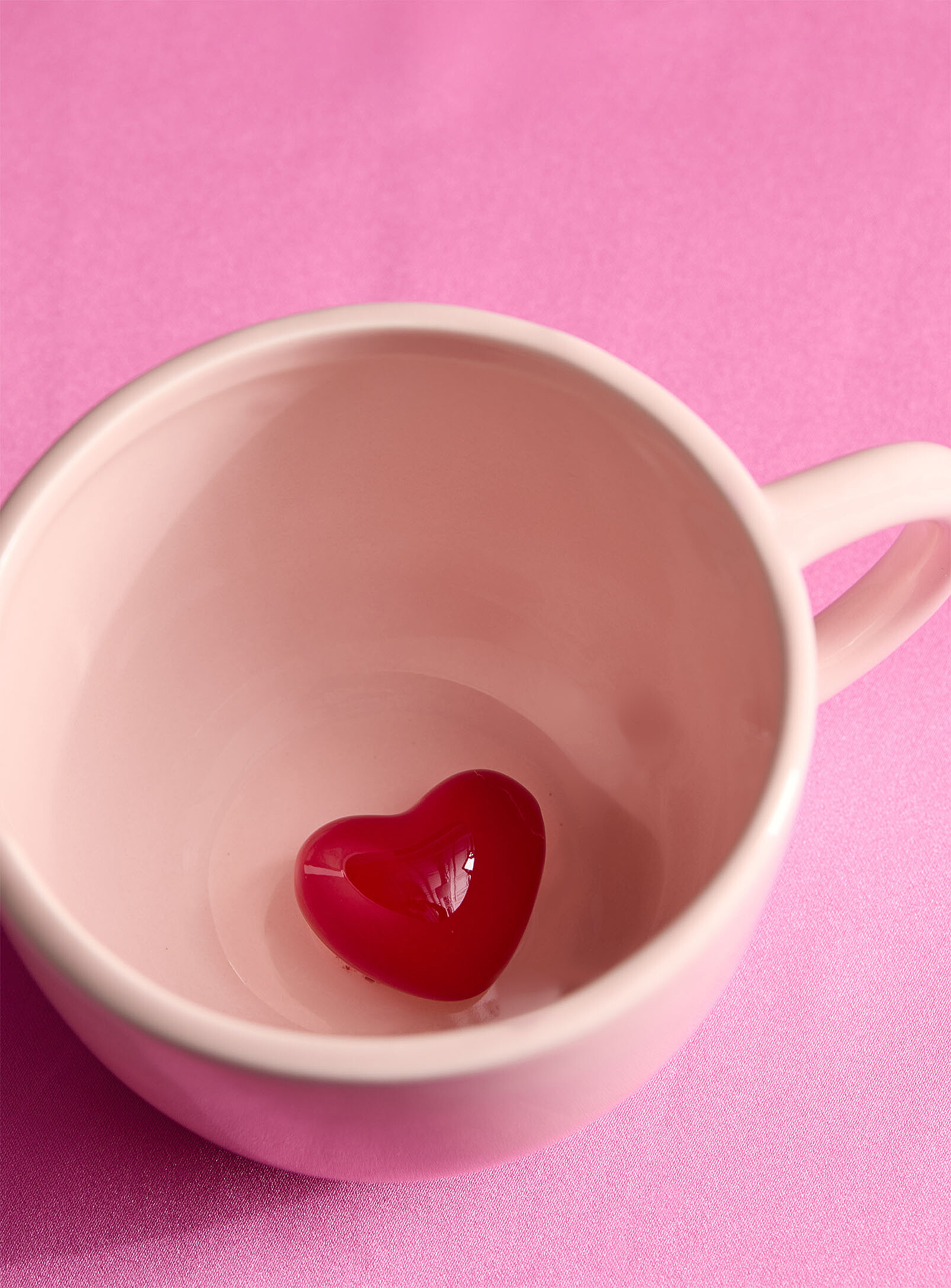 Inner 3D heart pink mug