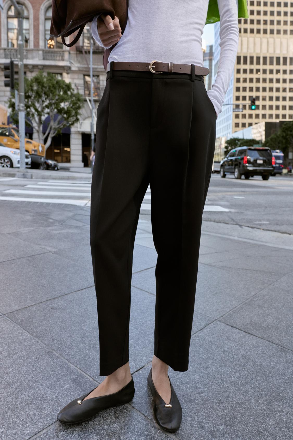 BELTED PLEATED PANTS